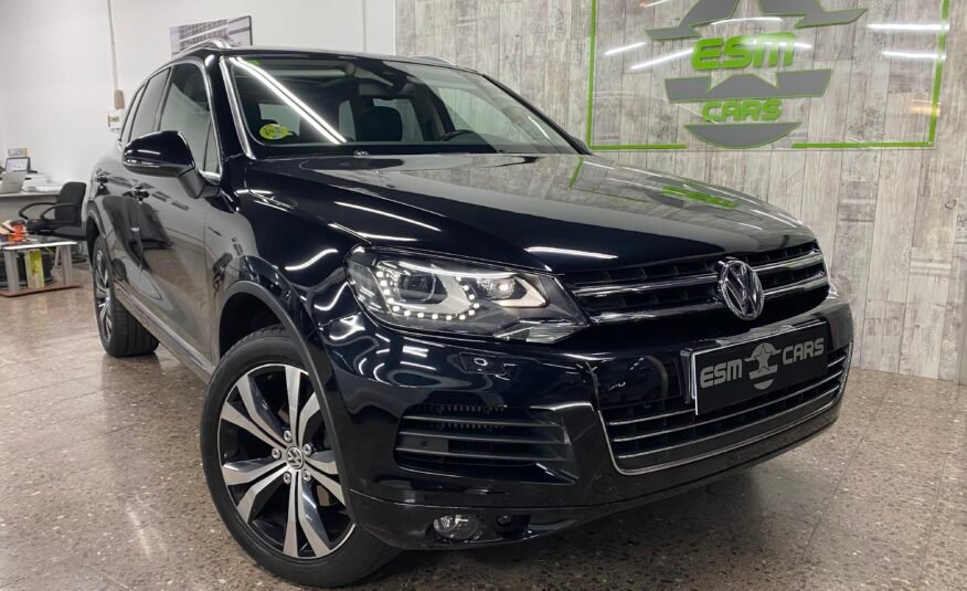 VOLKSWAGEN Touareg 3.0 tdi v6 black adventure