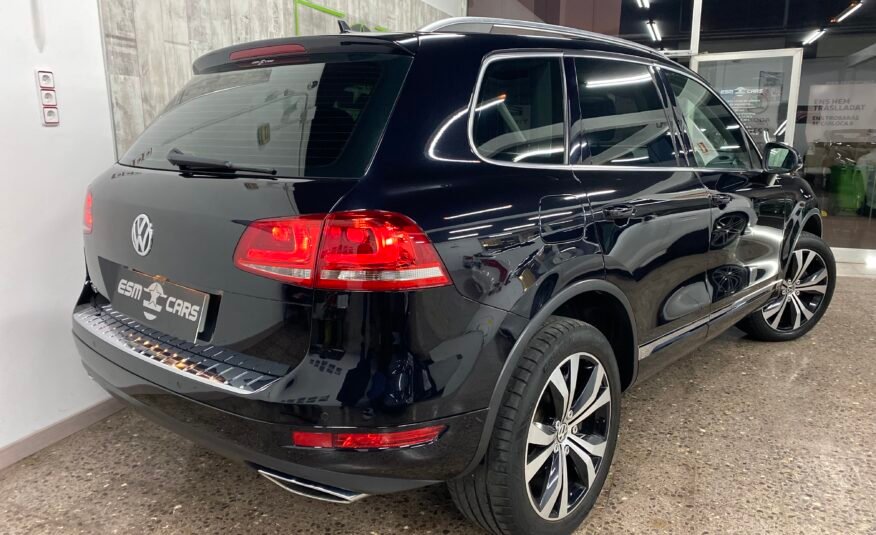 VOLKSWAGEN Touareg 3.0 tdi v6 black adventure