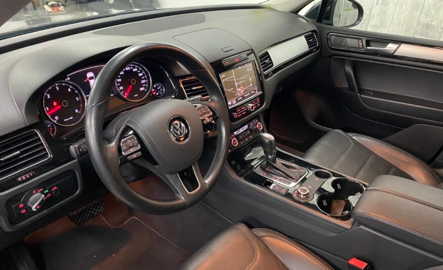 VOLKSWAGEN Touareg 3.0 tdi v6 black adventure