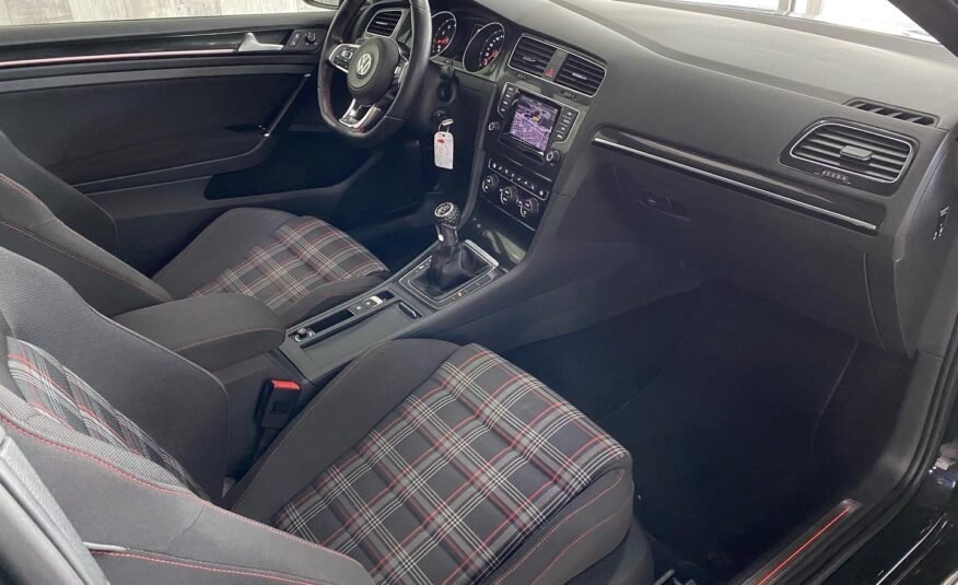 VOLKSWAGEN Golf gti 2.0 tsi 220cv GTI