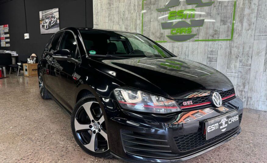 VOLKSWAGEN Golf 2.0TSI PERFORMANCE