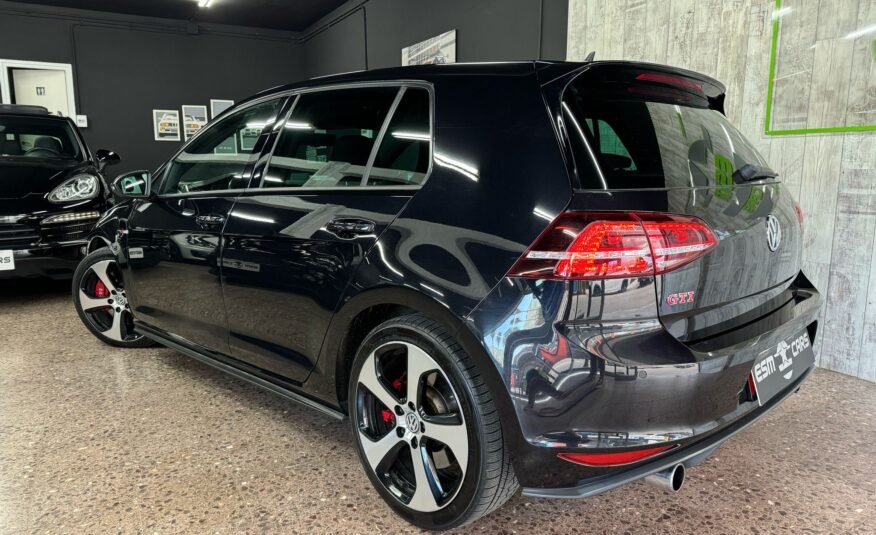 VOLKSWAGEN Golf 2.0TSI PERFORMANCE
