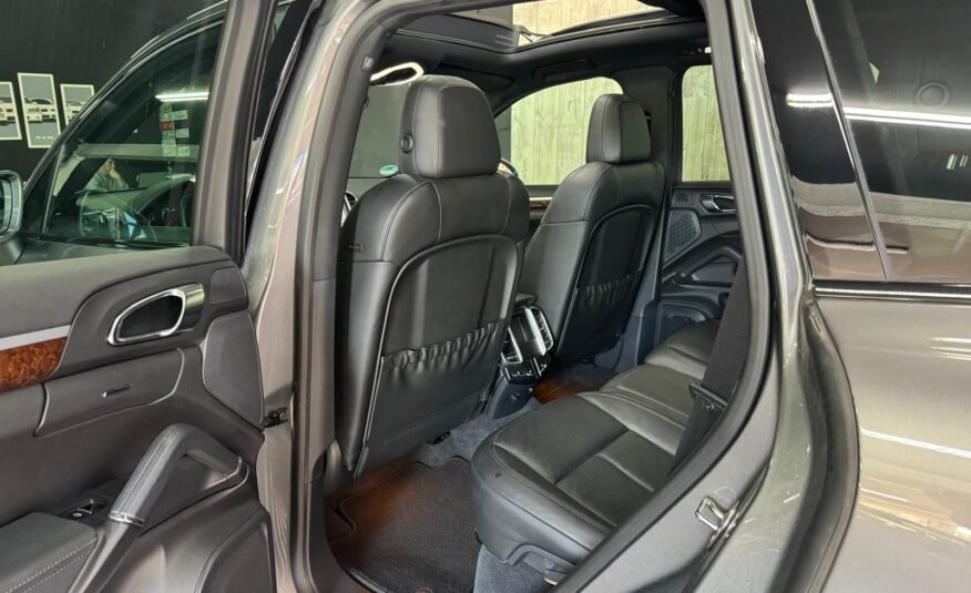 PORSCHE Cayenne 3.0 TD PLATINUM EDITION