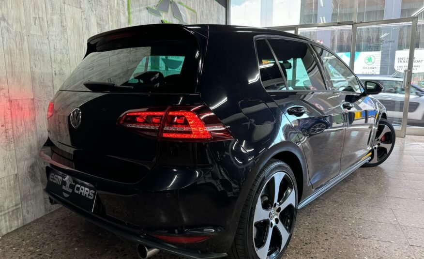 VOLKSWAGEN Golf 2.0TSI PERFORMANCE