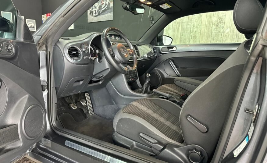 VOLKSWAGEN Beetle 1.4 TSI MANUAL
