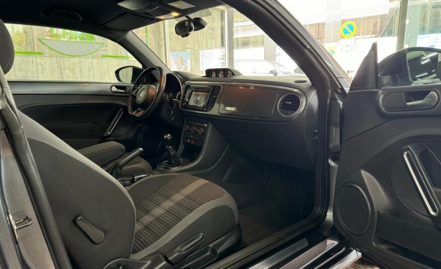 VOLKSWAGEN Beetle 1.4 TSI MANUAL