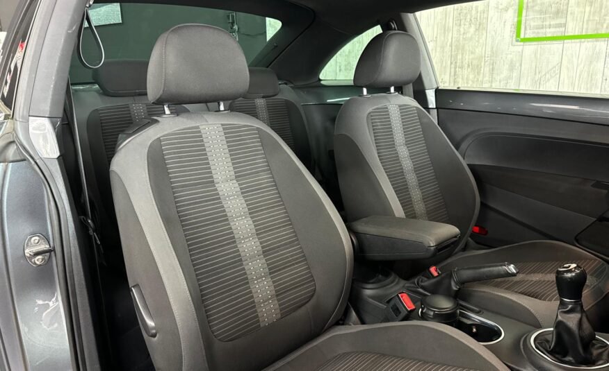 VOLKSWAGEN Beetle 1.4 TSI MANUAL