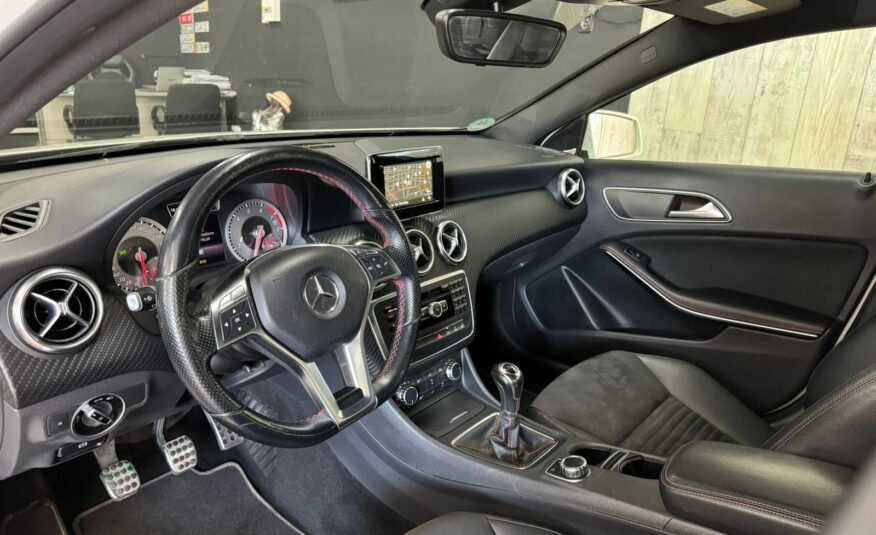 MERCEDES-BENZ Clase A A200 AMG LINE