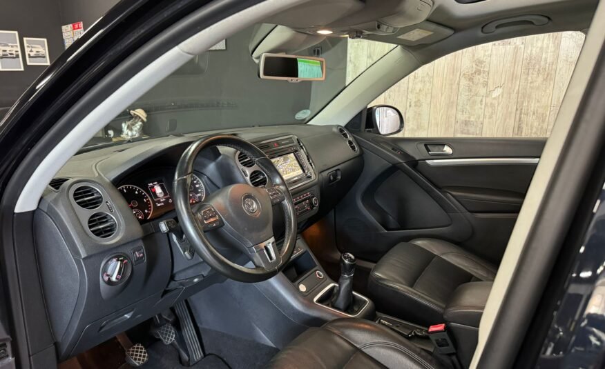 VOLKSWAGEN Tiguan 2.0TDI RLINE NANUAL