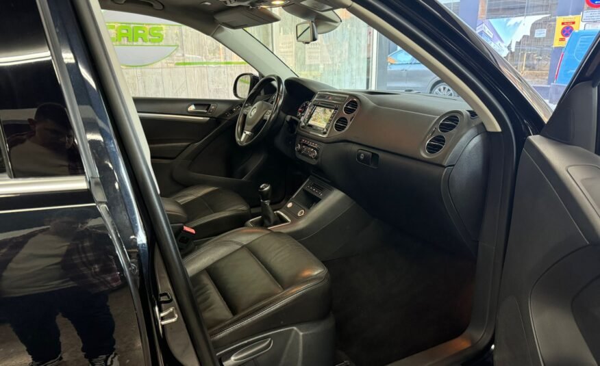 VOLKSWAGEN Tiguan 2.0TDI RLINE NANUAL