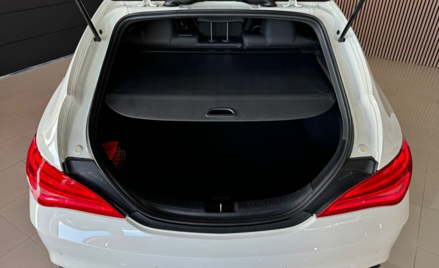Mercedes BENZ CLA 180 AMG MANUAL