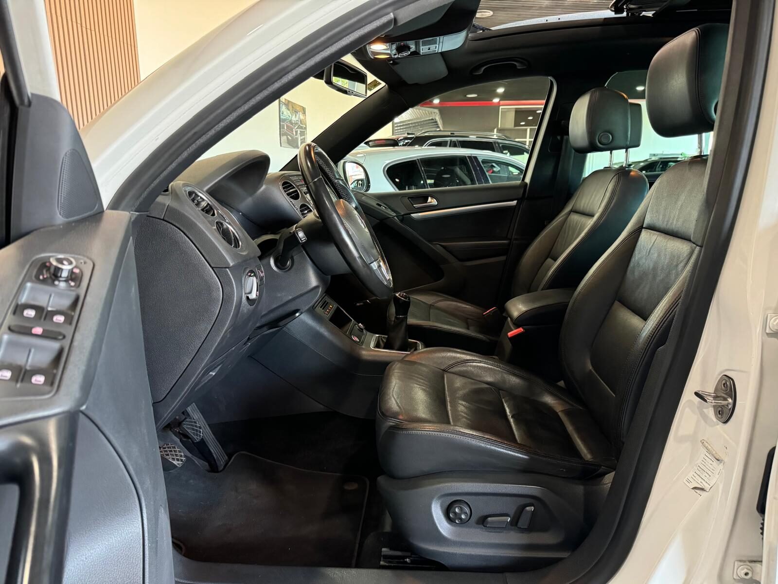 VOLKSWAGEN TIGUAN 2.0TDI RLINE 4MOTION