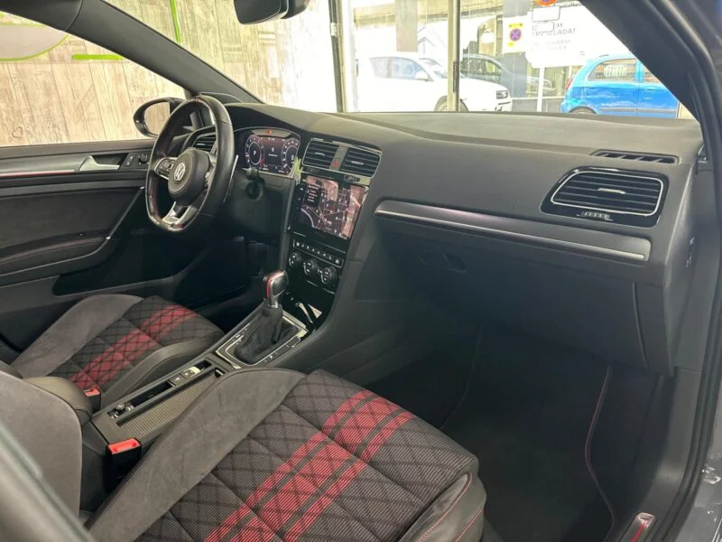 VOLKSWAGEN GOLF GTI TCR 2.0 TSI DSG