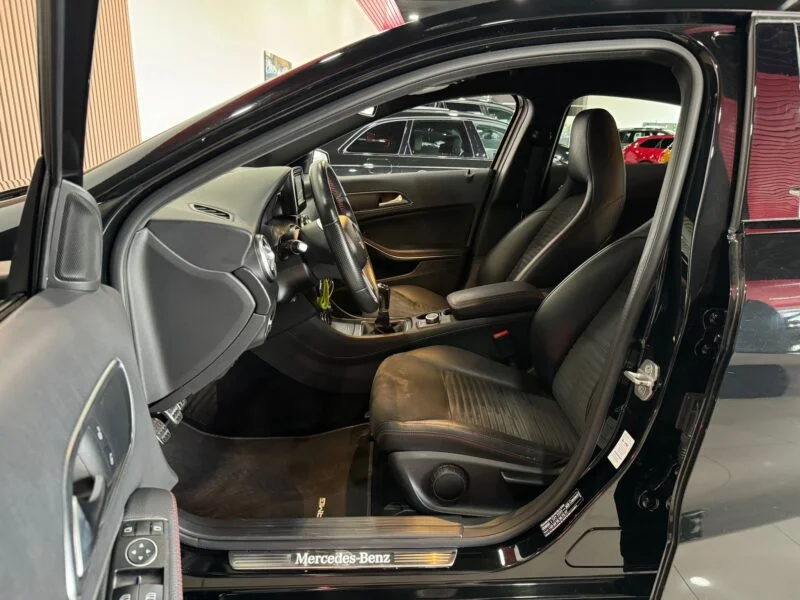 MERCEDES-BENZ CLASE A 200 AMG LINE