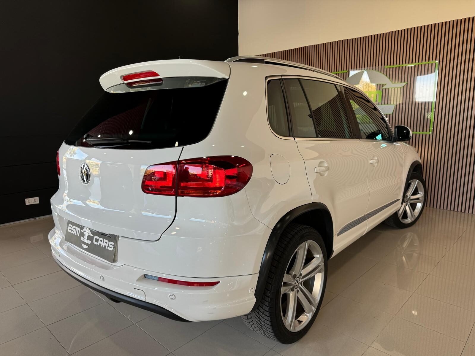 VOLKSWAGEN TIGUAN 2.0TDI RLINE 4MOTION