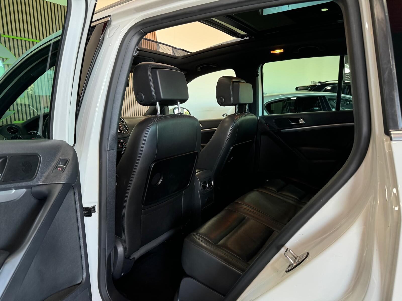 VOLKSWAGEN TIGUAN 2.0TDI RLINE 4MOTION