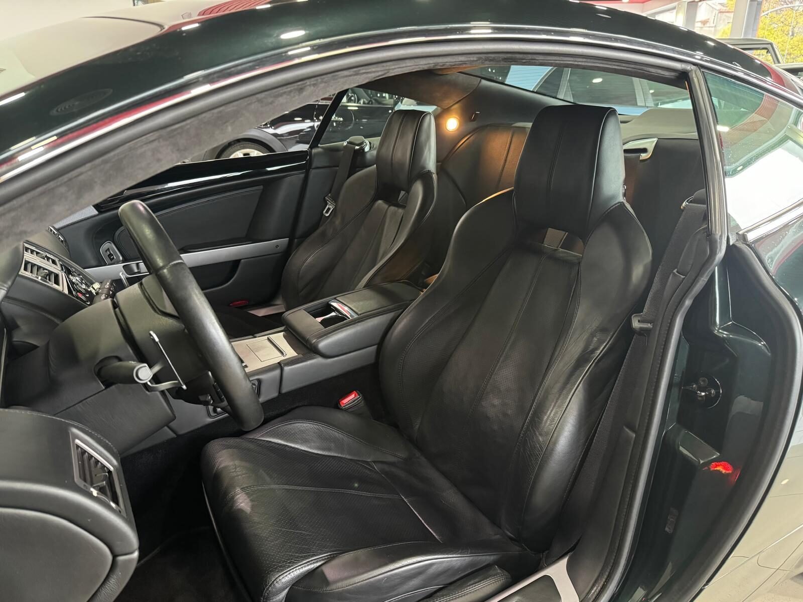 ASTON MARTIN DB9 COUPE TOUCHTRONIC 2