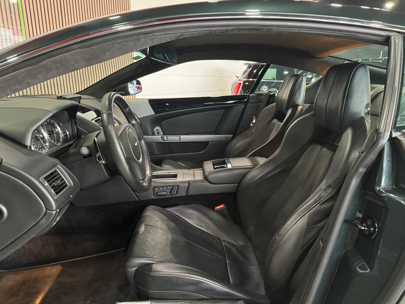 ASTON MARTIN DB9 COUPE TOUCHTRONIC 2