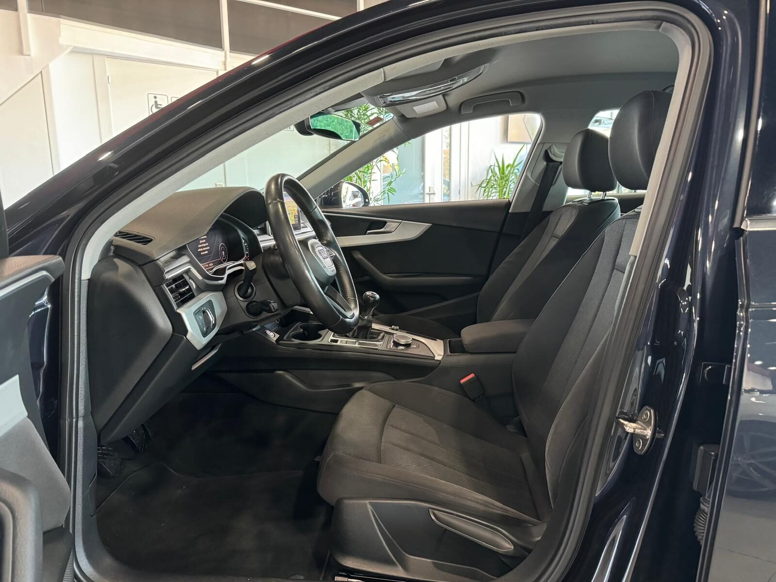 AUDI A4 2.0 TDI ADVANCED LIMUSINE