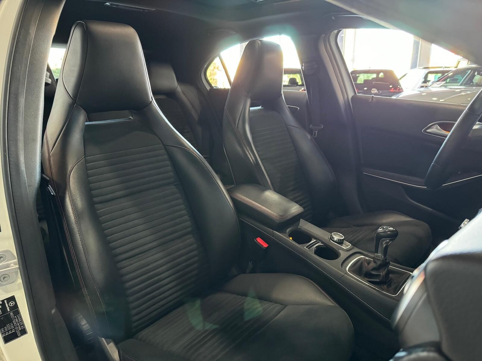 MERCEDES-BENZ CLASE A 200 AMG LINE