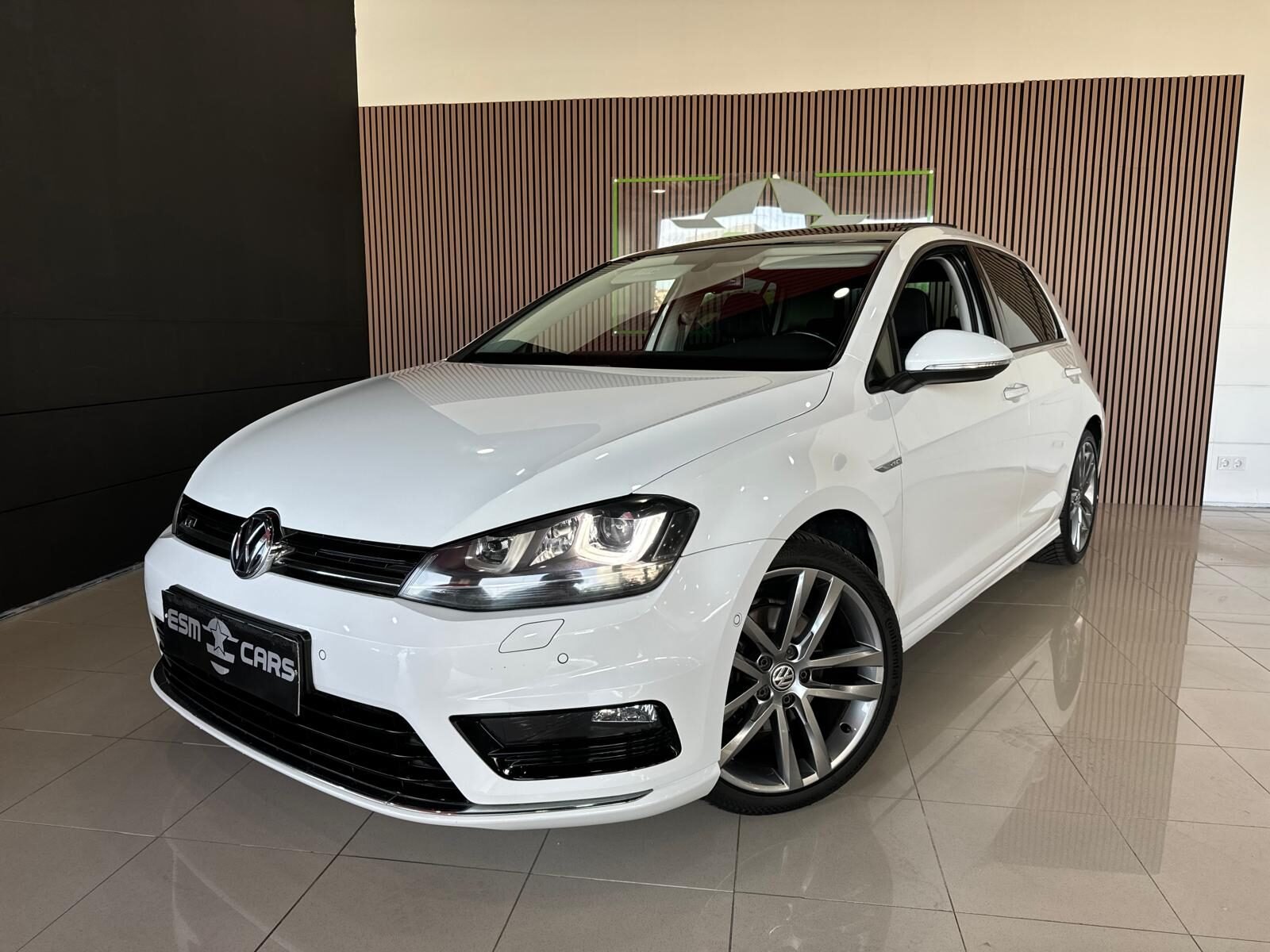 VOLKSWAGEN GOLF R 2.0TSI 4MOTION
