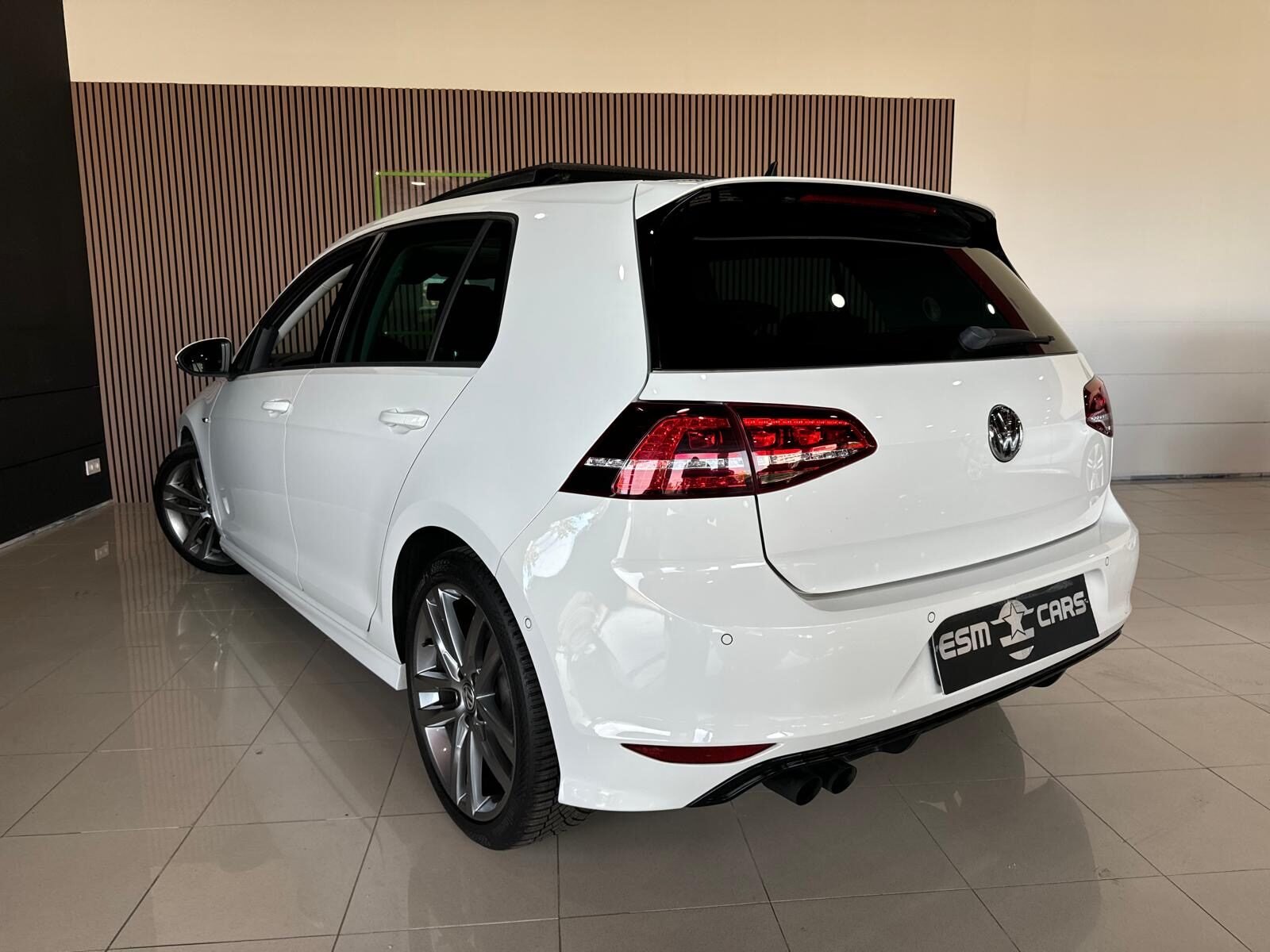 VOLKSWAGEN GOLF R 2.0TSI 4MOTION