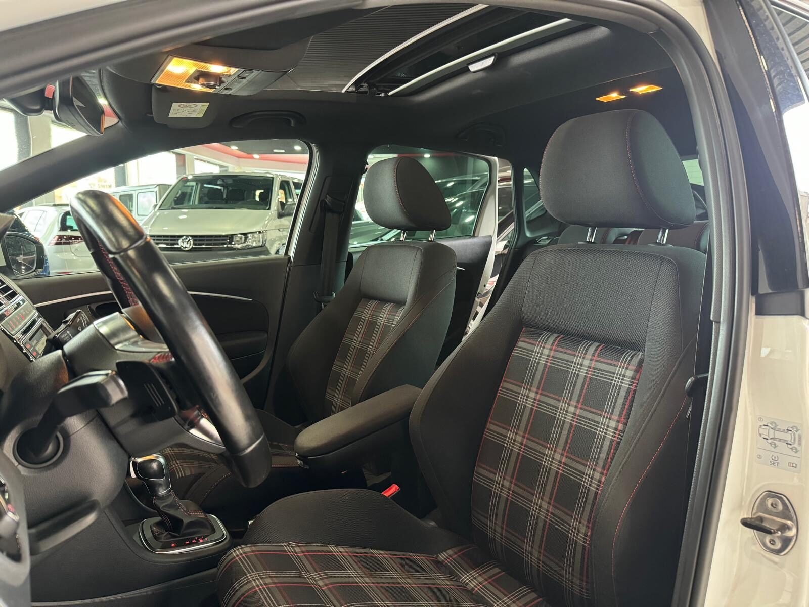 VOLKSWAGEN POLO GTI 1.8 TSI BMT DSG