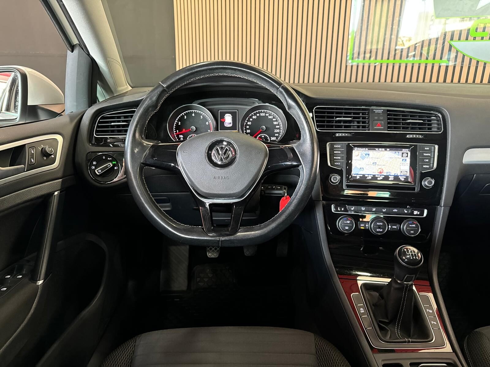 VOLKSWAGEN GOLF R 2.0TSI 4MOTION