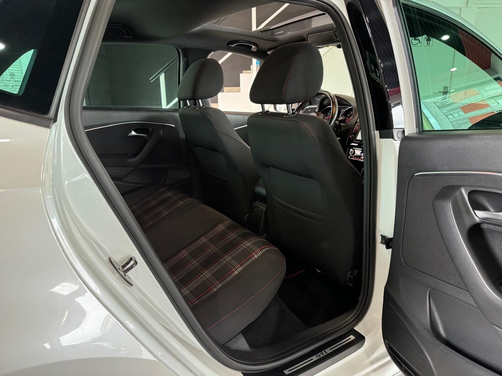 VOLKSWAGEN POLO GTI 1.8 TSI BMT DSG