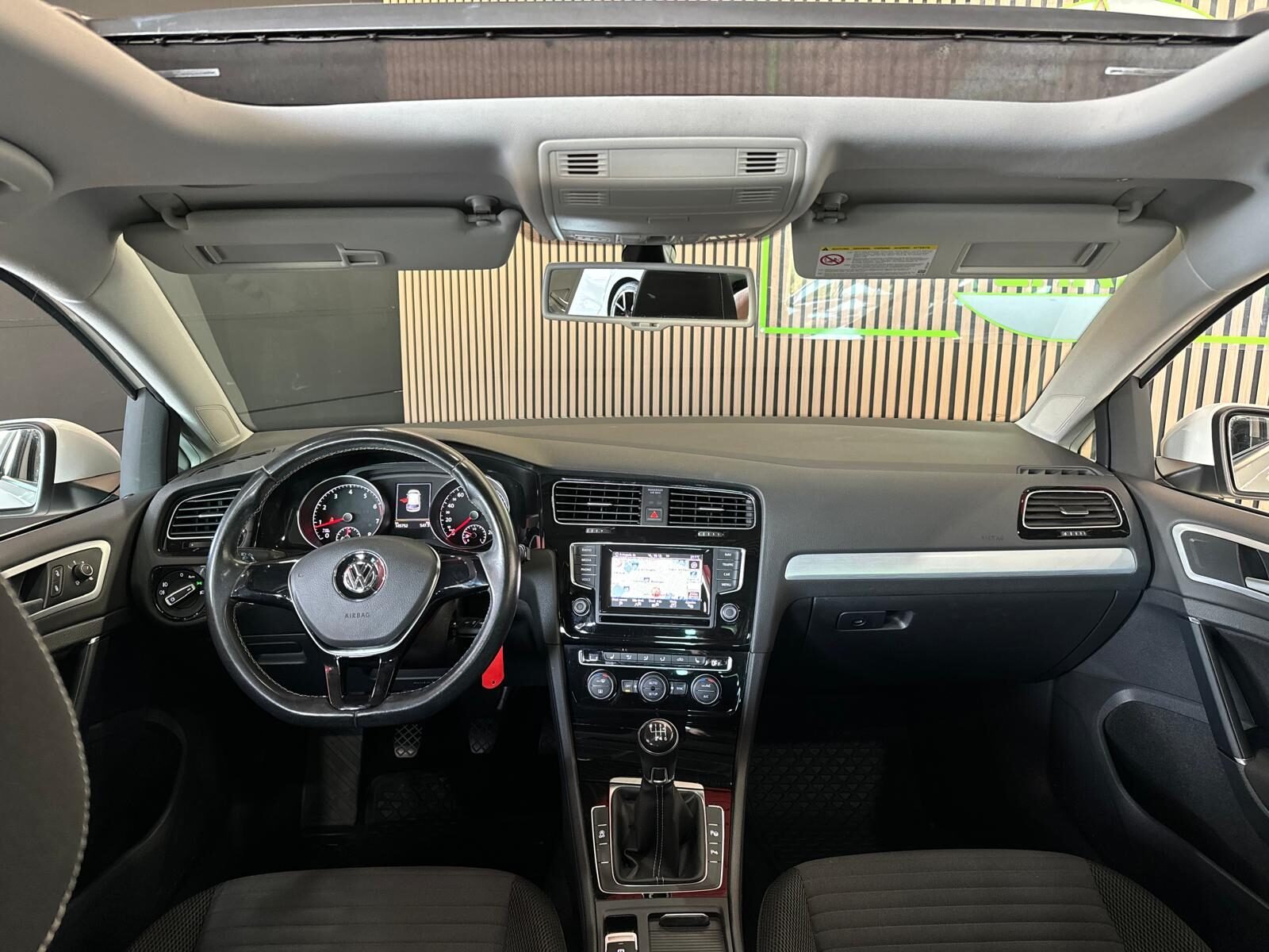 VOLKSWAGEN GOLF R 2.0TSI 4MOTION