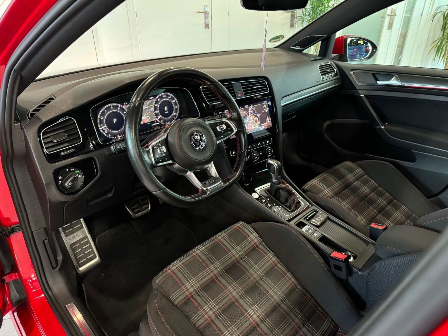 VOLKSWAGEN GOLF GTI 7.5 PERFORMANCE