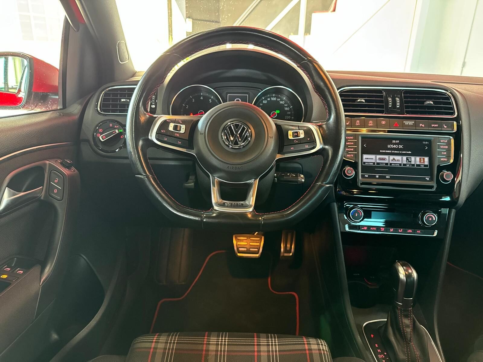 VOLKSWAGEN POLO GTI 1.8 TSI 3P.