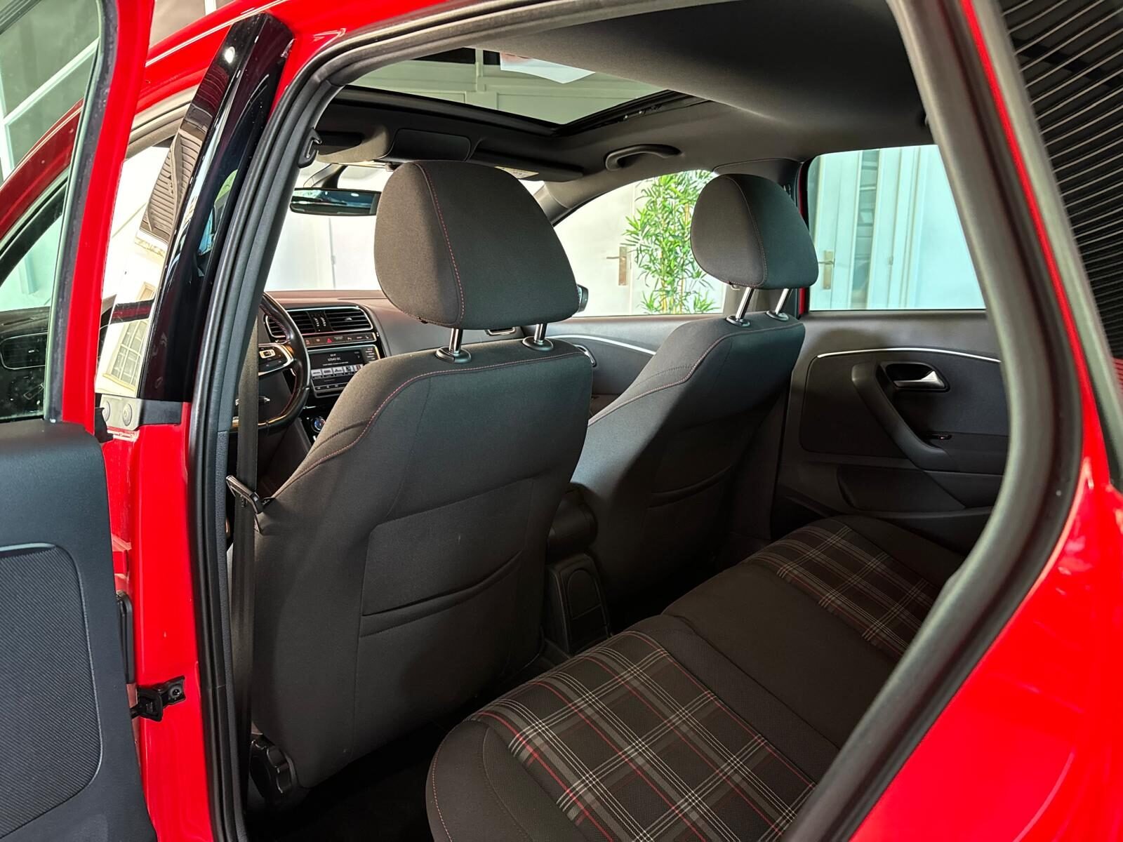 VOLKSWAGEN POLO GTI 1.8 TSI 3P.