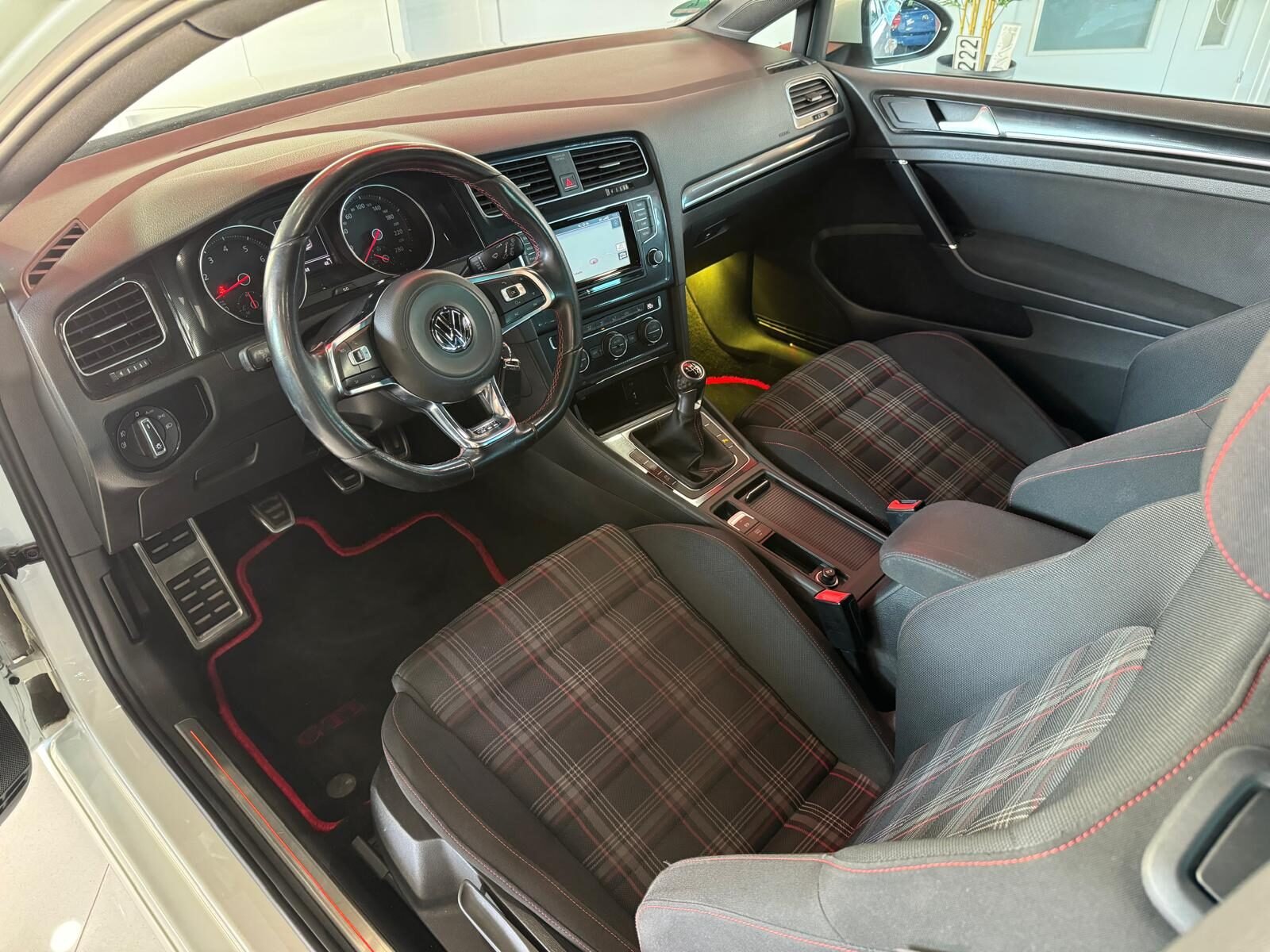 VOLKSWAGEN GOLF GTI PERFORMANCE BMT