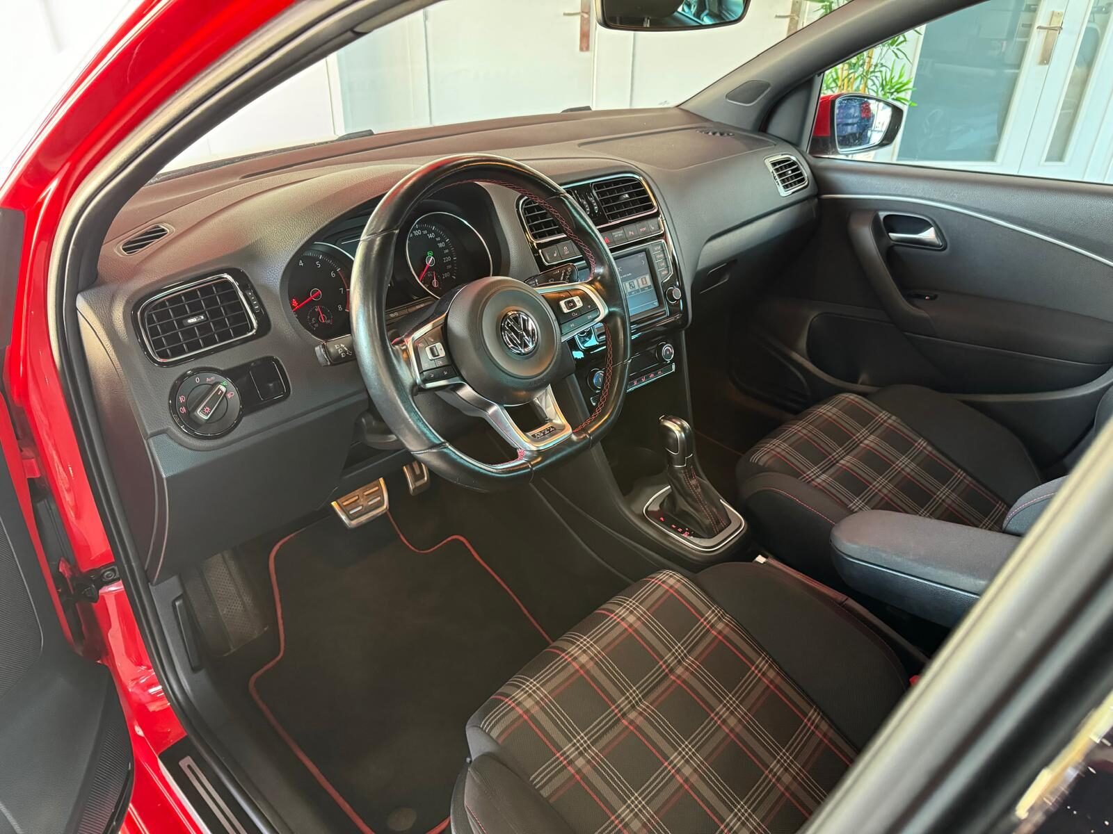 VOLKSWAGEN POLO GTI 1.8 TSI 3P.