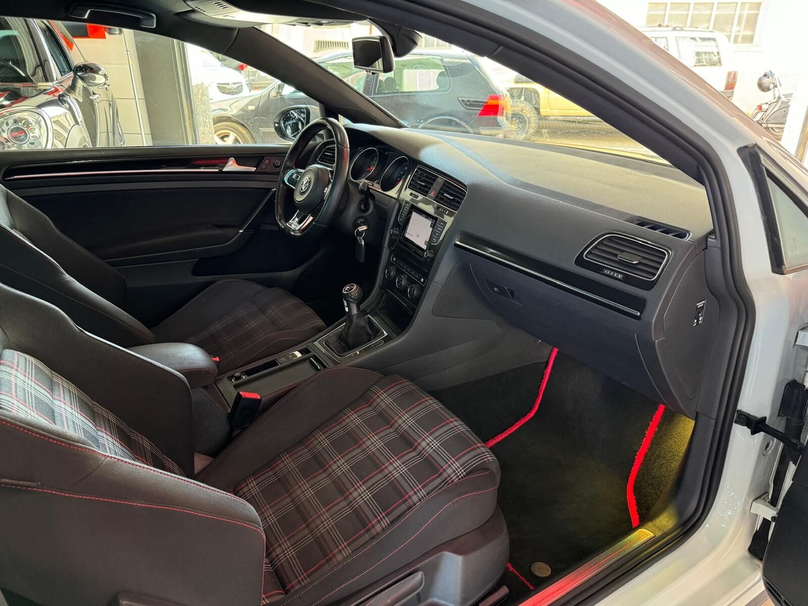 VOLKSWAGEN GOLF GTI PERFORMANCE BMT