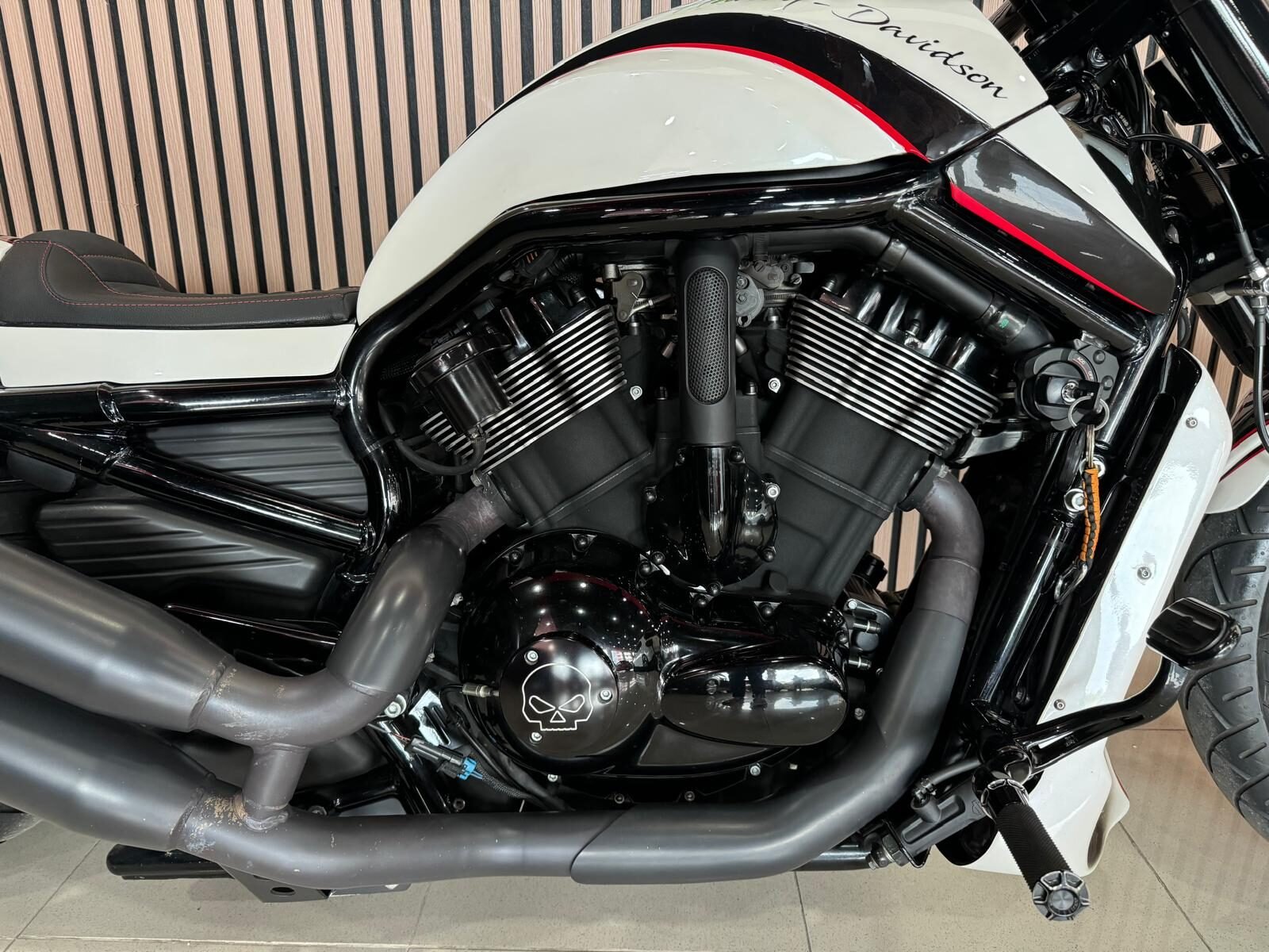 HARLEY-DAVIDSON VRSCDX NIGHT ROD