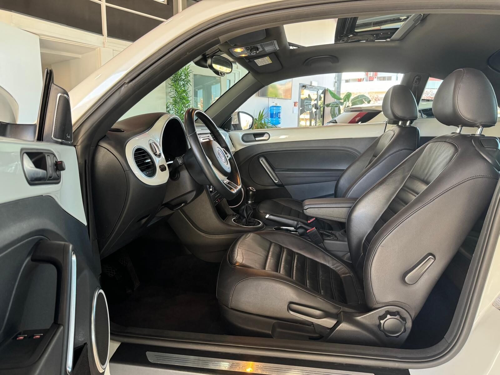 VOLKSWAGEN BEETLE 1.4 TSI SPORT