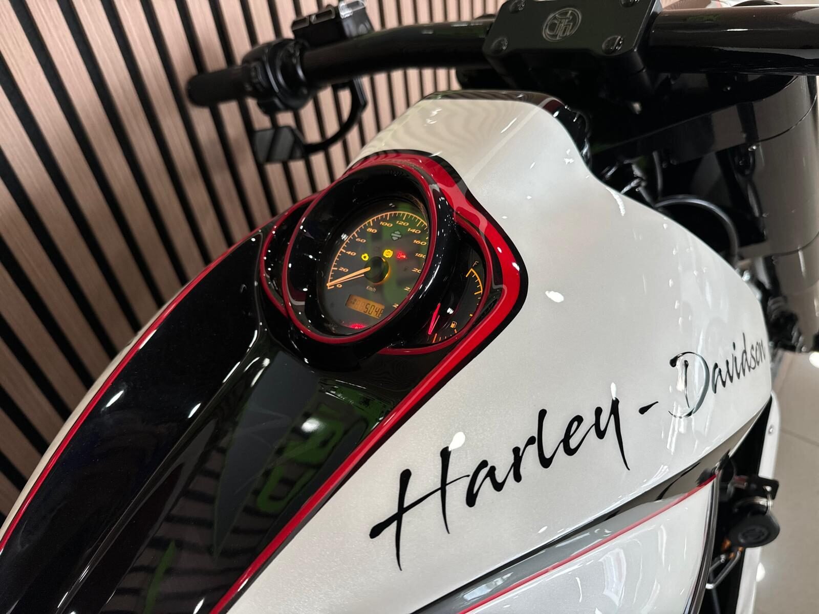 HARLEY-DAVIDSON VRSCDX NIGHT ROD