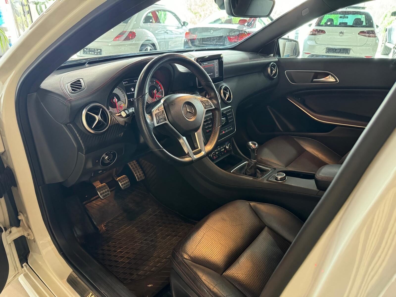 MERCEDES-BENZ CLASE A A200 AMG LINE