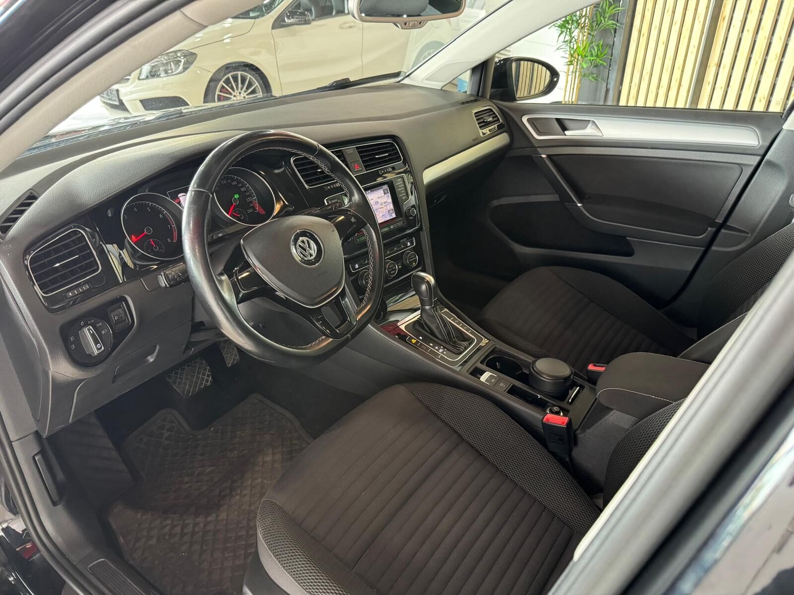 VOLKSWAGEN GOLF 1.4 TSI RLINE