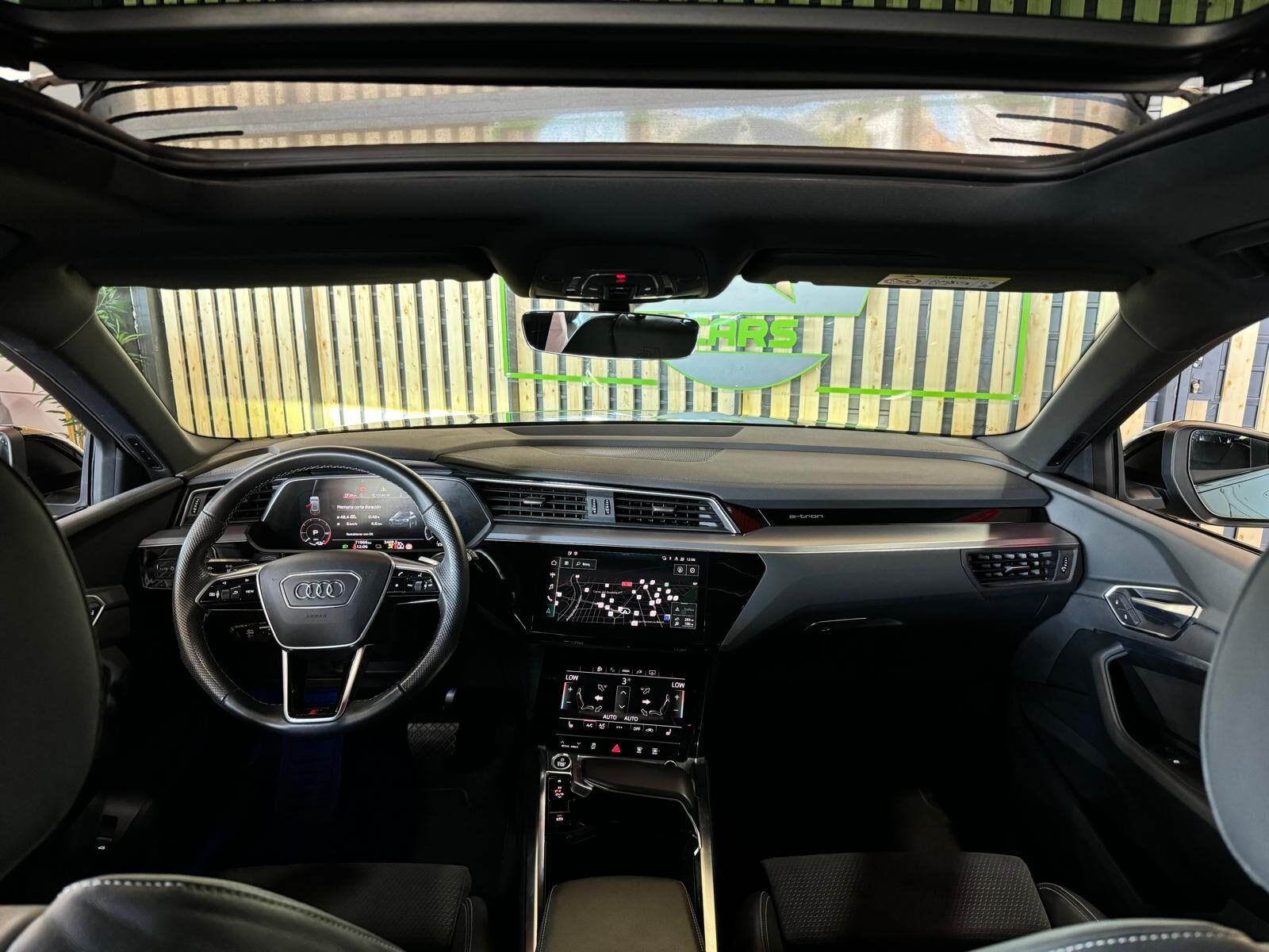 AUDI Q8 e-tron S-LINE 55 QUATTRO
