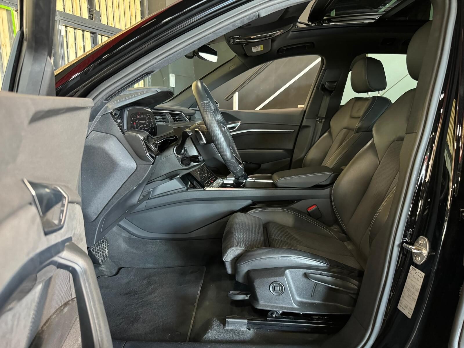 AUDI Q8 e-tron S-LINE 55 QUATTRO