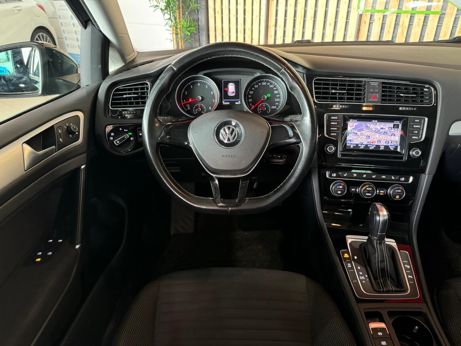 VOLKSWAGEN GOLF 1.4 TSI RLINE
