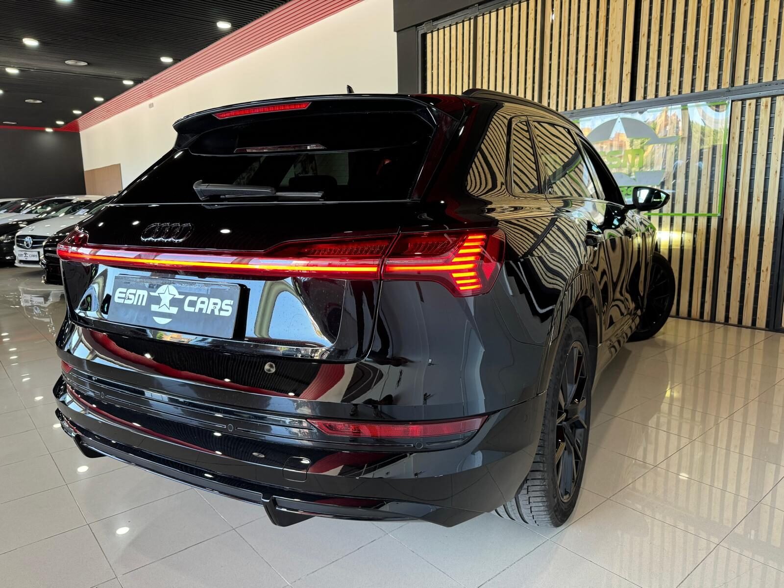 AUDI Q8 e-tron S-LINE 55 QUATTRO