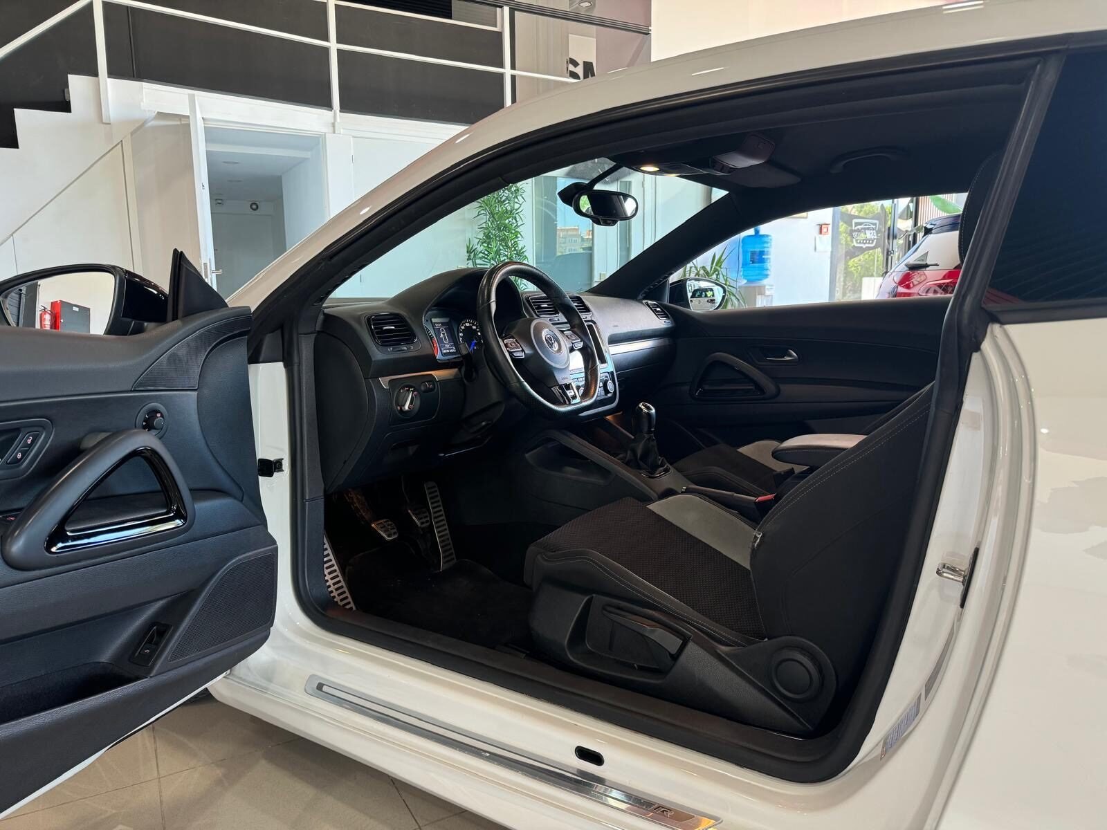 VOLKSWAGEN SCIROCCO R 2.0 TSI