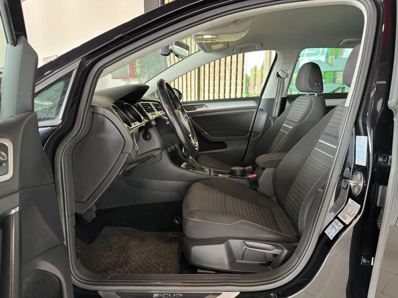 VOLKSWAGEN GOLF 1.4 TSI RLINE