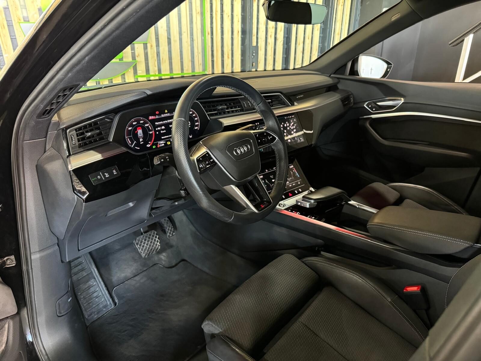AUDI Q8 e-tron S-LINE 55 QUATTRO