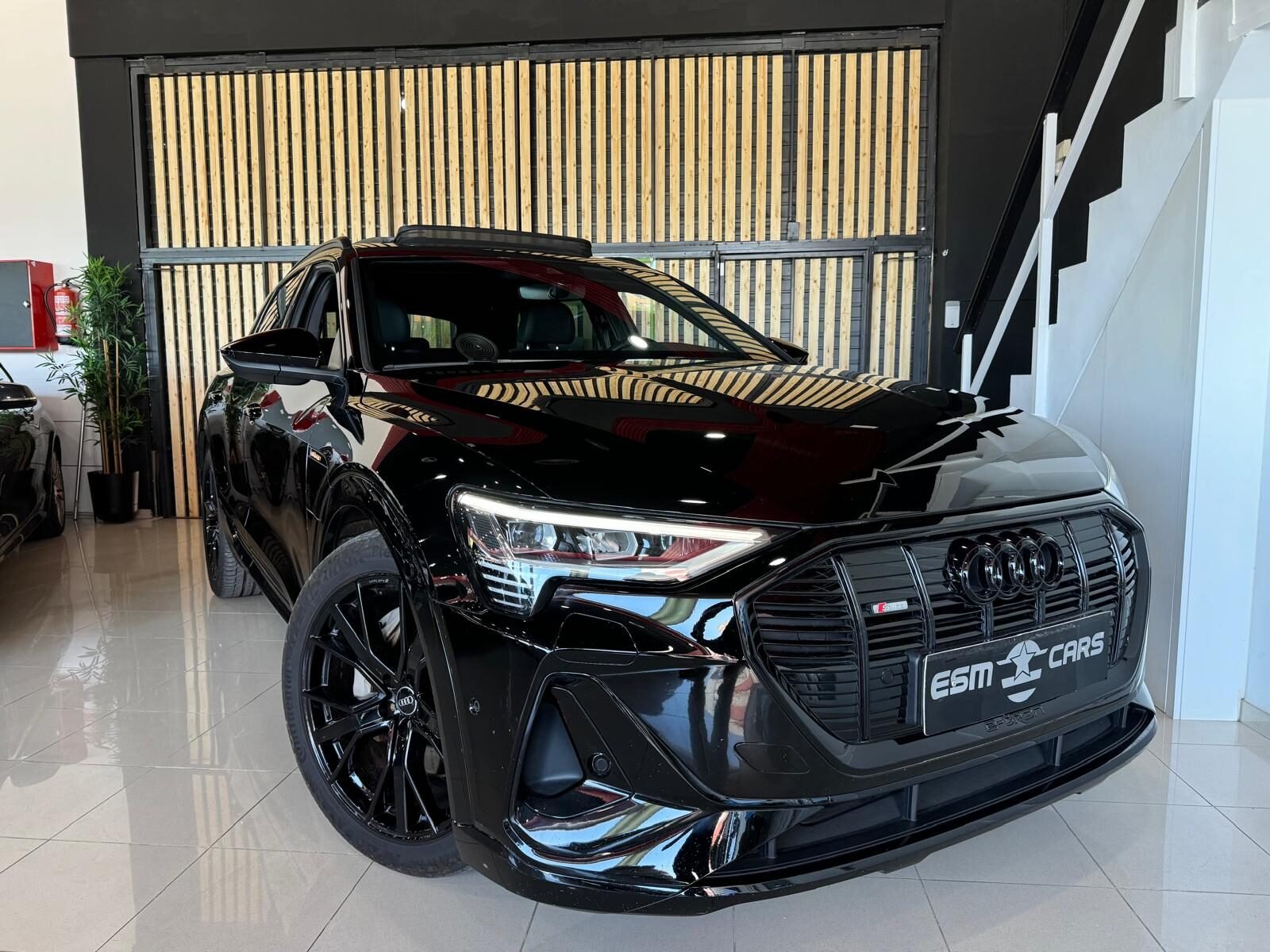 AUDI Q8 e-tron S-LINE 55 QUATTRO