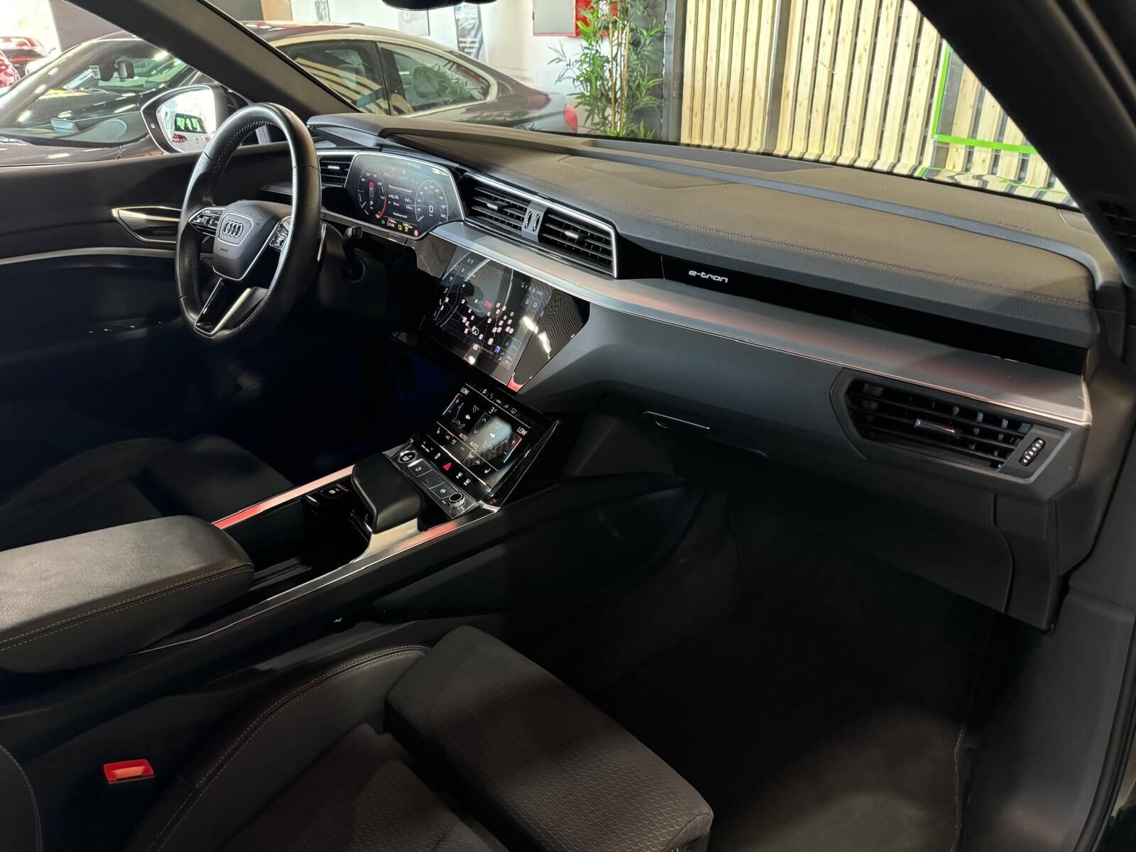AUDI Q8 e-tron S-LINE 55 QUATTRO